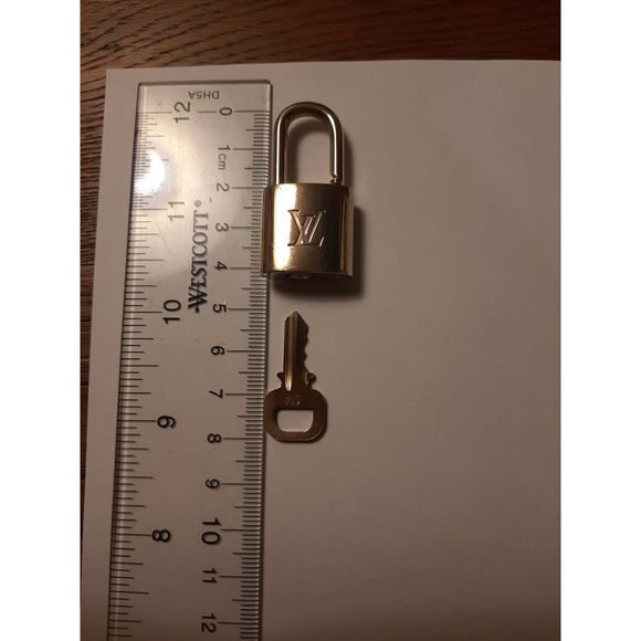 *GENUINE* 2 TWO Louis Vuitton Locks *INCLUDES KEY* - Picture 5 of 12
